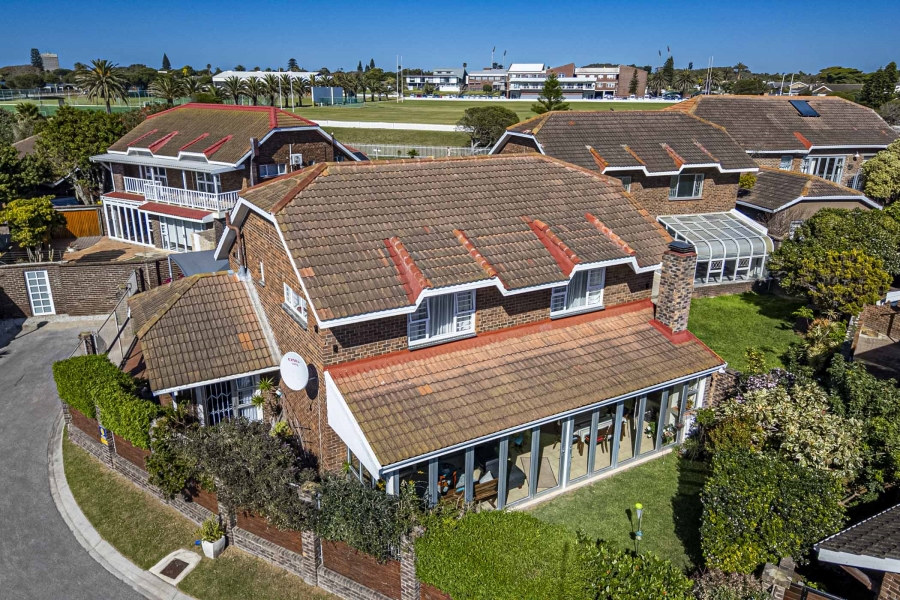 4 Bedroom Property for Sale in Summerstrand Eastern Cape